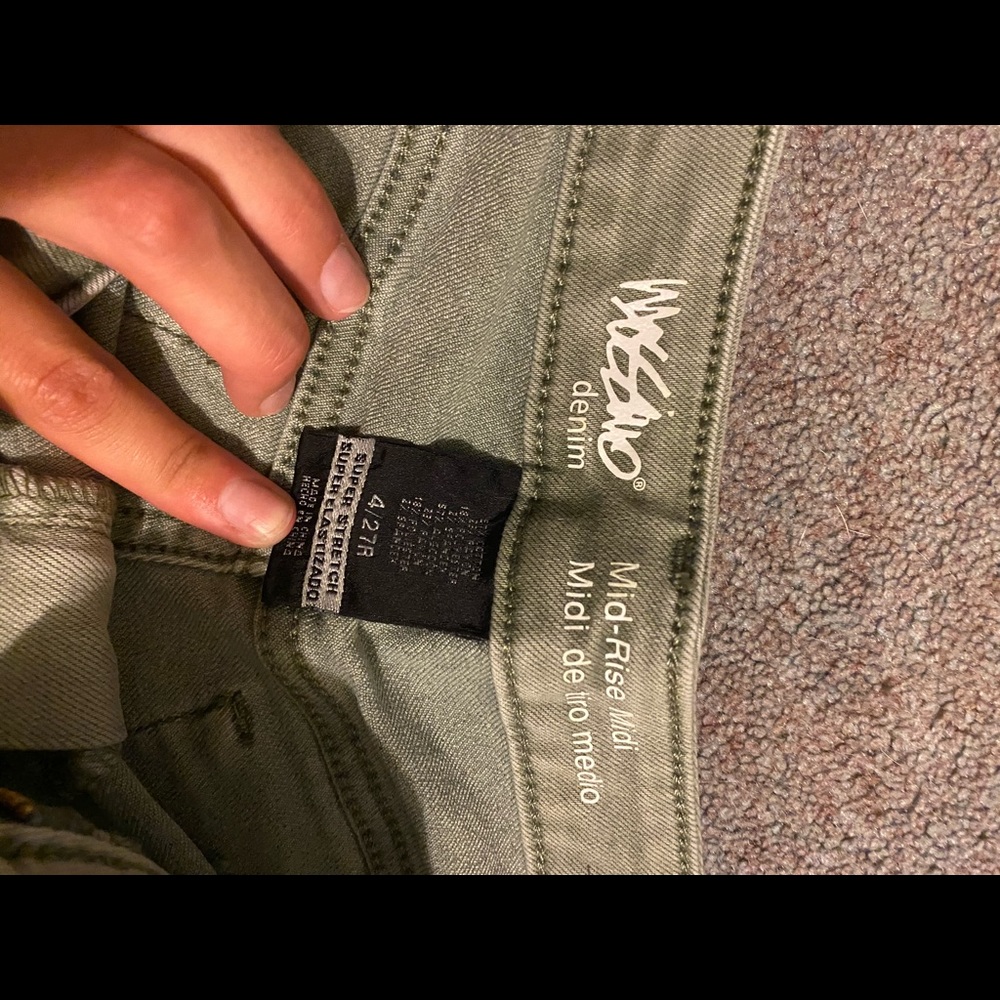 shorts - Picture 2 of 3
